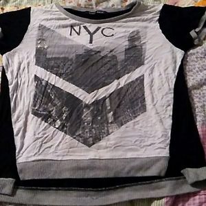 NYC blacka and grey print tshirt